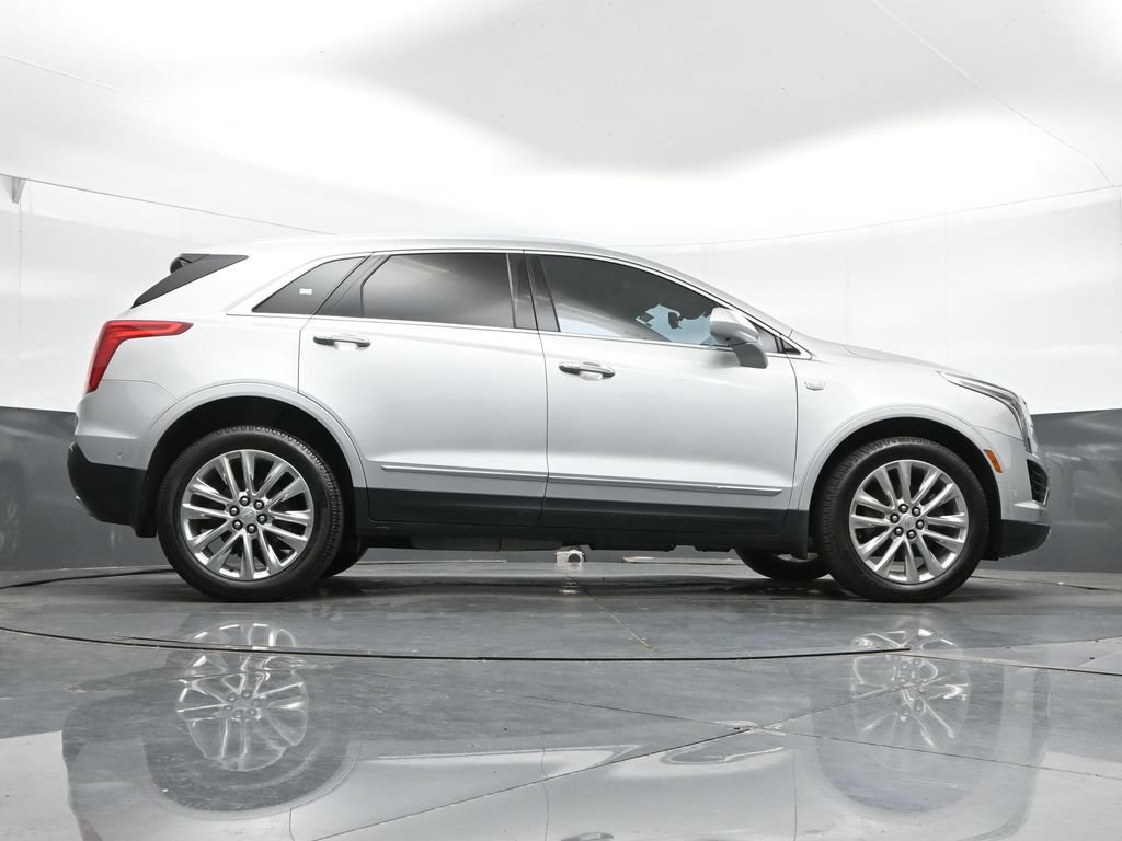 Used 2017 Cadillac XT5 Platinum w/ Driver Assist Package AWD/4WD image 41