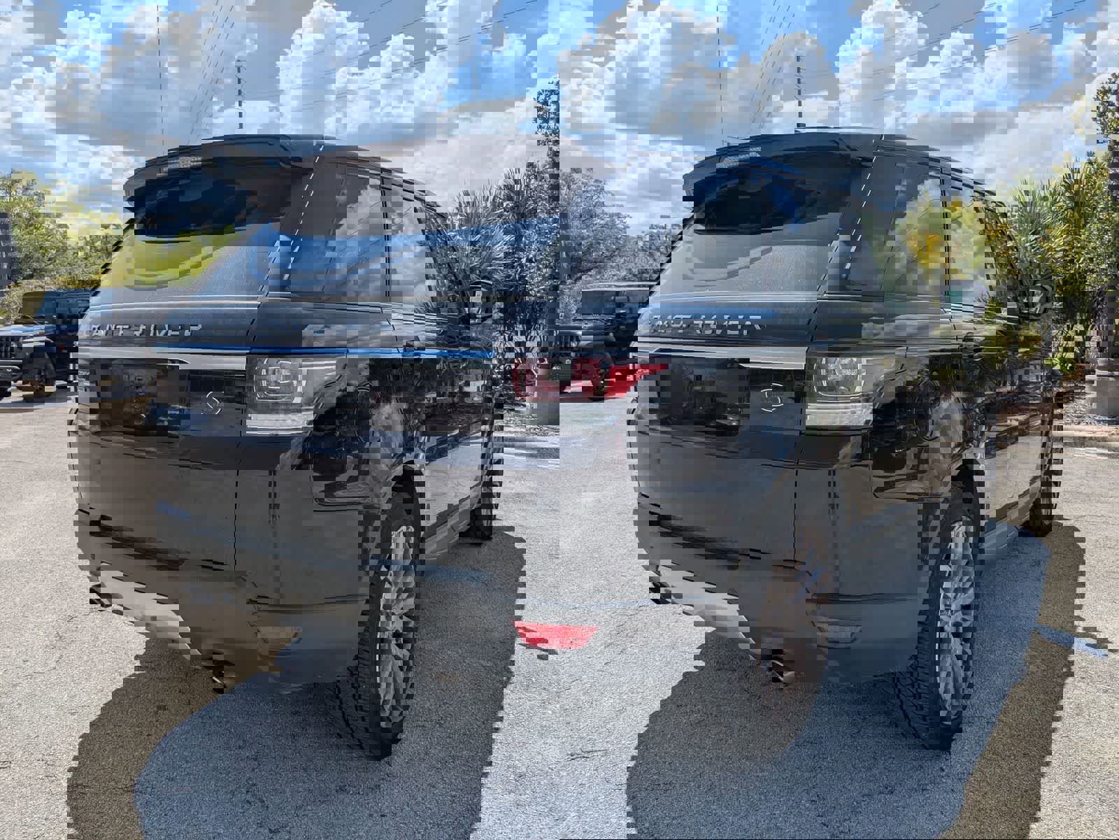 Used 2017 Land Rover Range Rover Sport HSE image 4