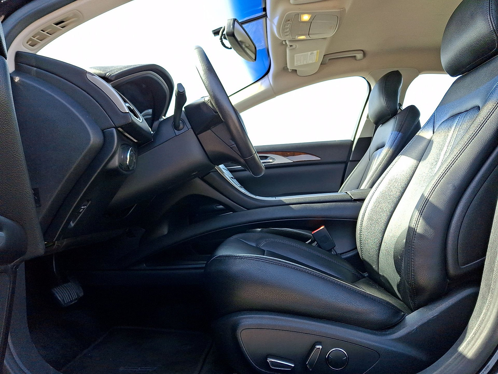 Used 2016 Lincoln MKZ Hybrid FWD image 11