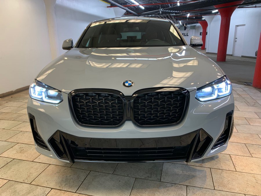 Used 2024 BMW X4 xDrive30i w/ M Sport Package AWD/4WD image 5