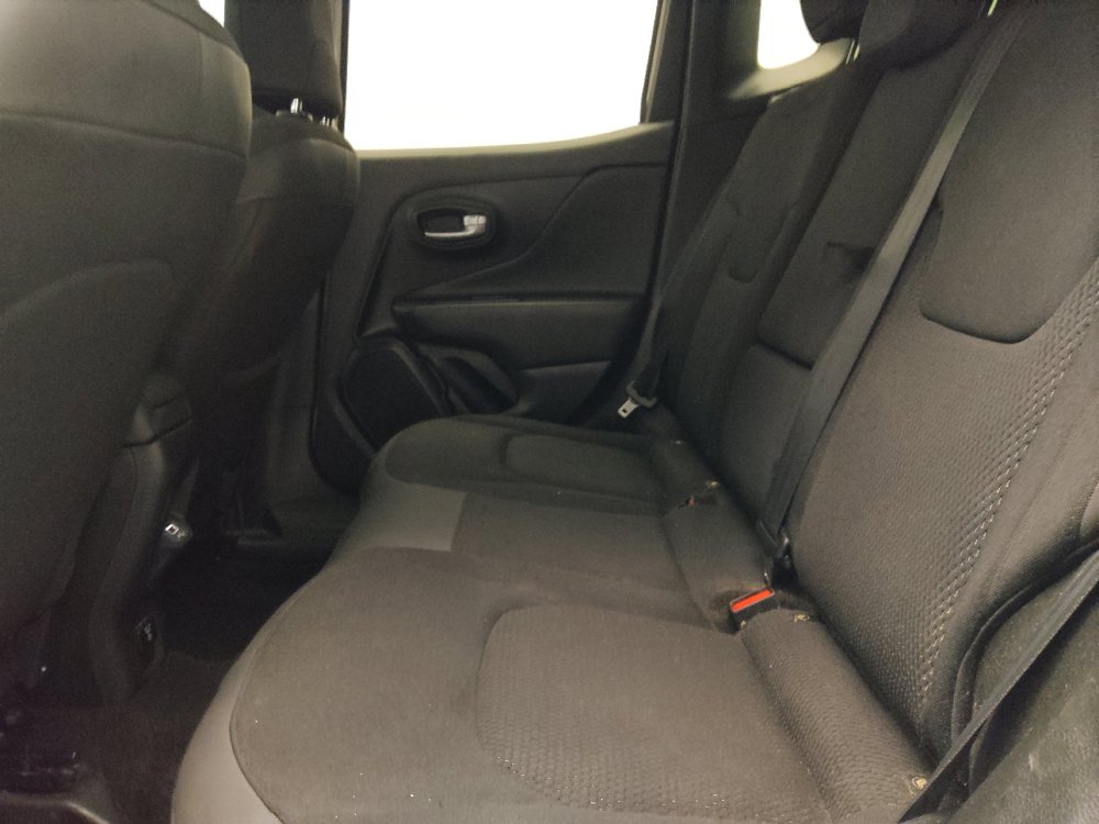 Used 2020 Jeep Renegade Altitude AWD/4WD image 18