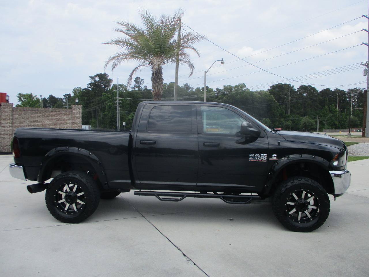 Used 2016 RAM 2500 Tradesman w/ Chrome Appearance Group AWD/4WD image 2