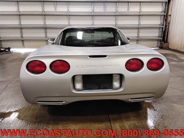 Used 2001 Chevrolet Corvette Coupe w/ Preferred Equipment Group2 RWD image 8
