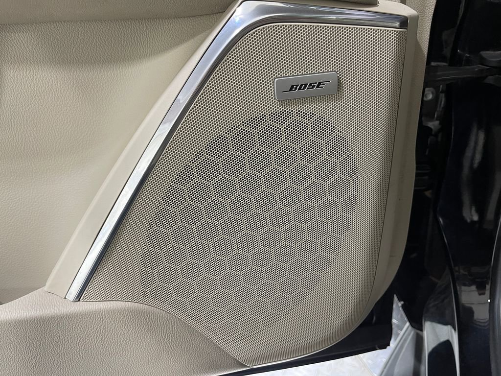 Used 2016 Cadillac Escalade Luxury image 18