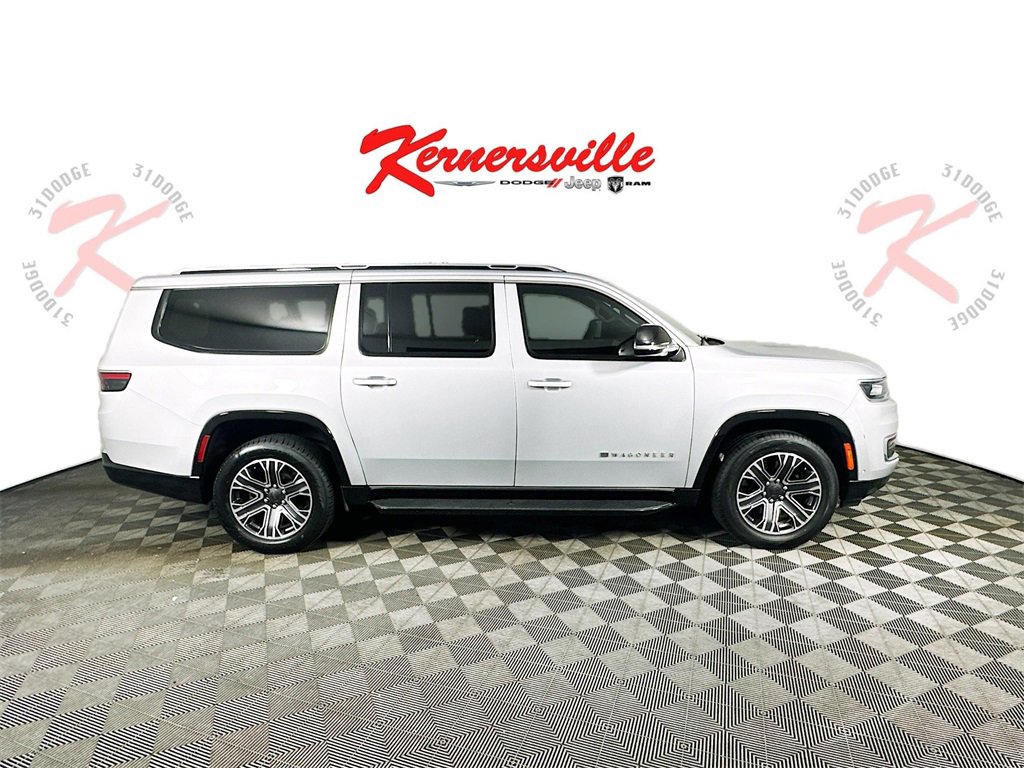 Used 2024 Jeep Wagoneer L Series II w/ Flexible Seating Group image 8