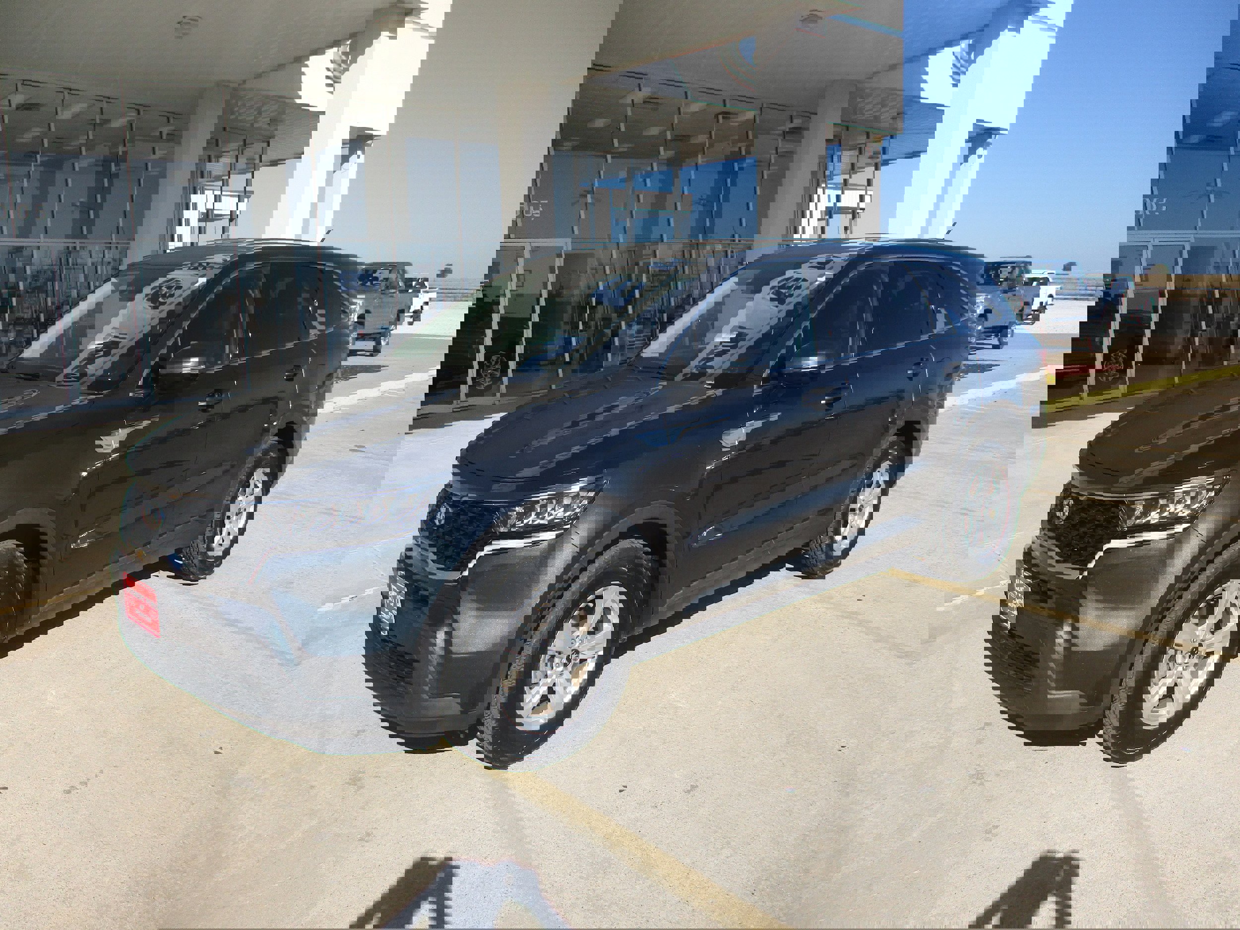 Used 2021 Kia Sorento LX image 2