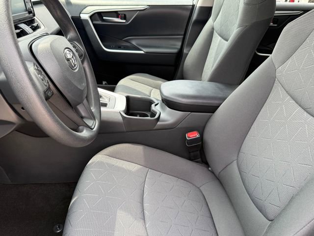 Used 2022 Toyota RAV4 XLE w/ Convenience Package image 12