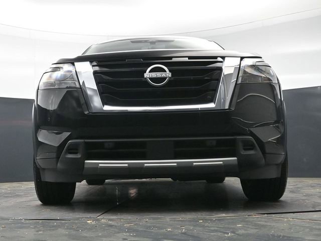 Used 2025 Nissan Pathfinder SL FWD image 31
