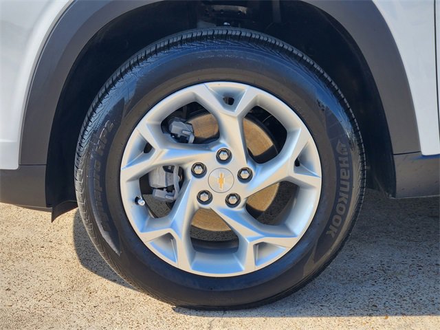 Used 2025 Chevrolet Trax LS w/ LS Convenience Package image 10