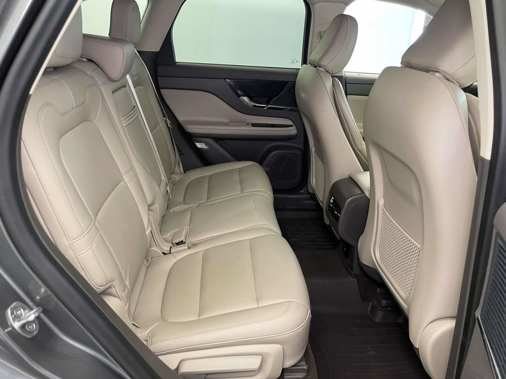 Used 2021 Lincoln Corsair AWD image 17