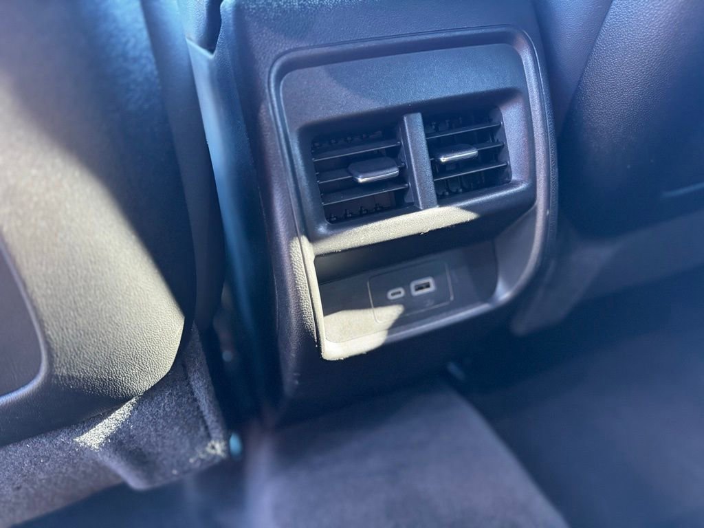 Used 2025 Cadillac XT4 Premium Luxury image 5