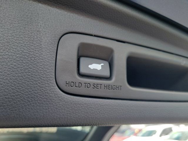Used 2025 Honda CR-V EX-L image 12