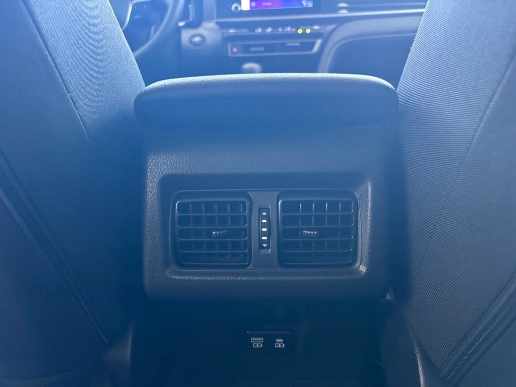 Used 2025 Toyota Camry LE FWD image 32