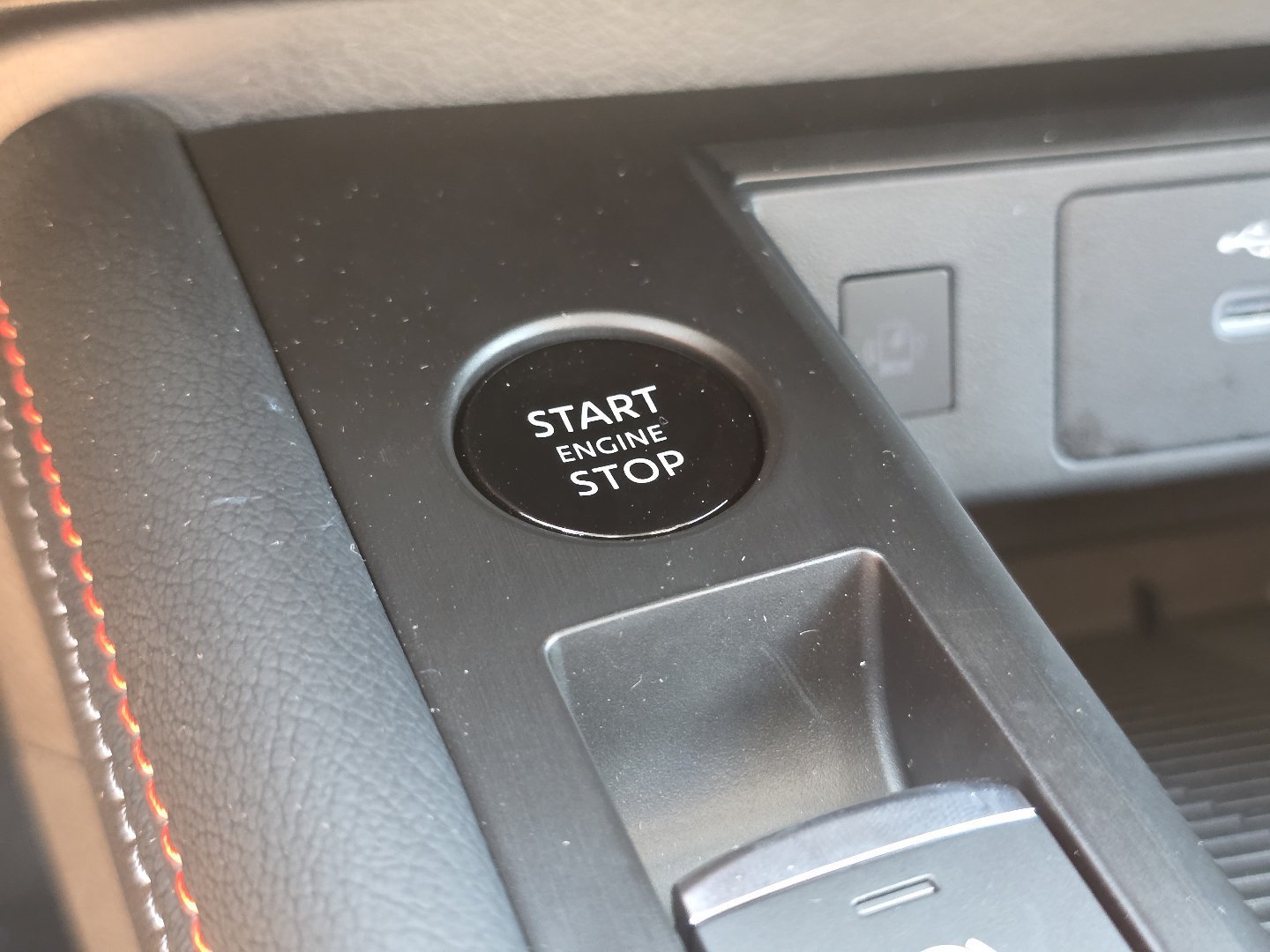 New 2026 Nissan Kicks SR AWD/4WD image 32