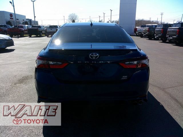 Used 2023 Toyota Camry SE image 3