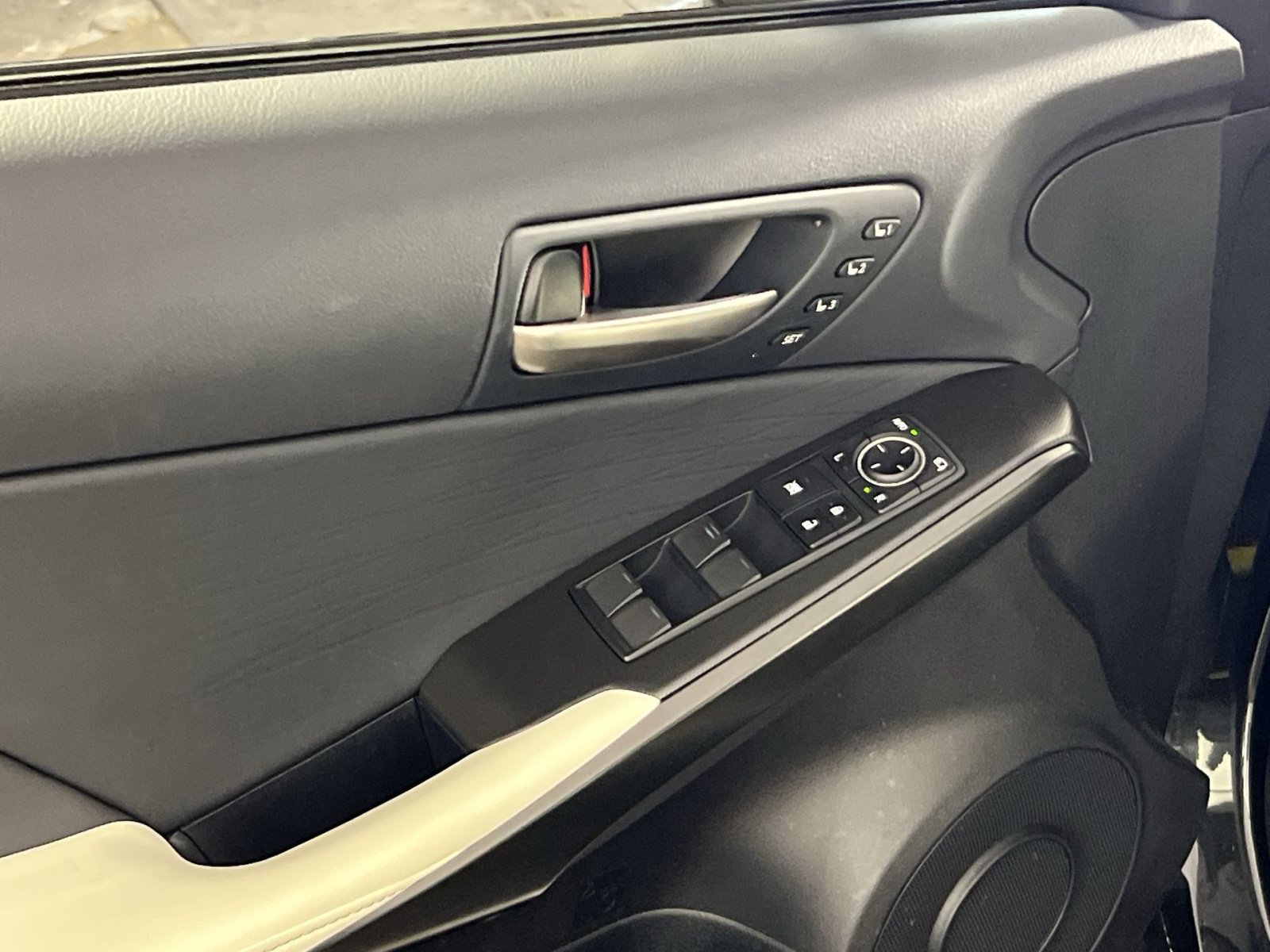 Used 2025 Lexus IS 350 F Sport w/ Navigation Package AWD/4WD image 14