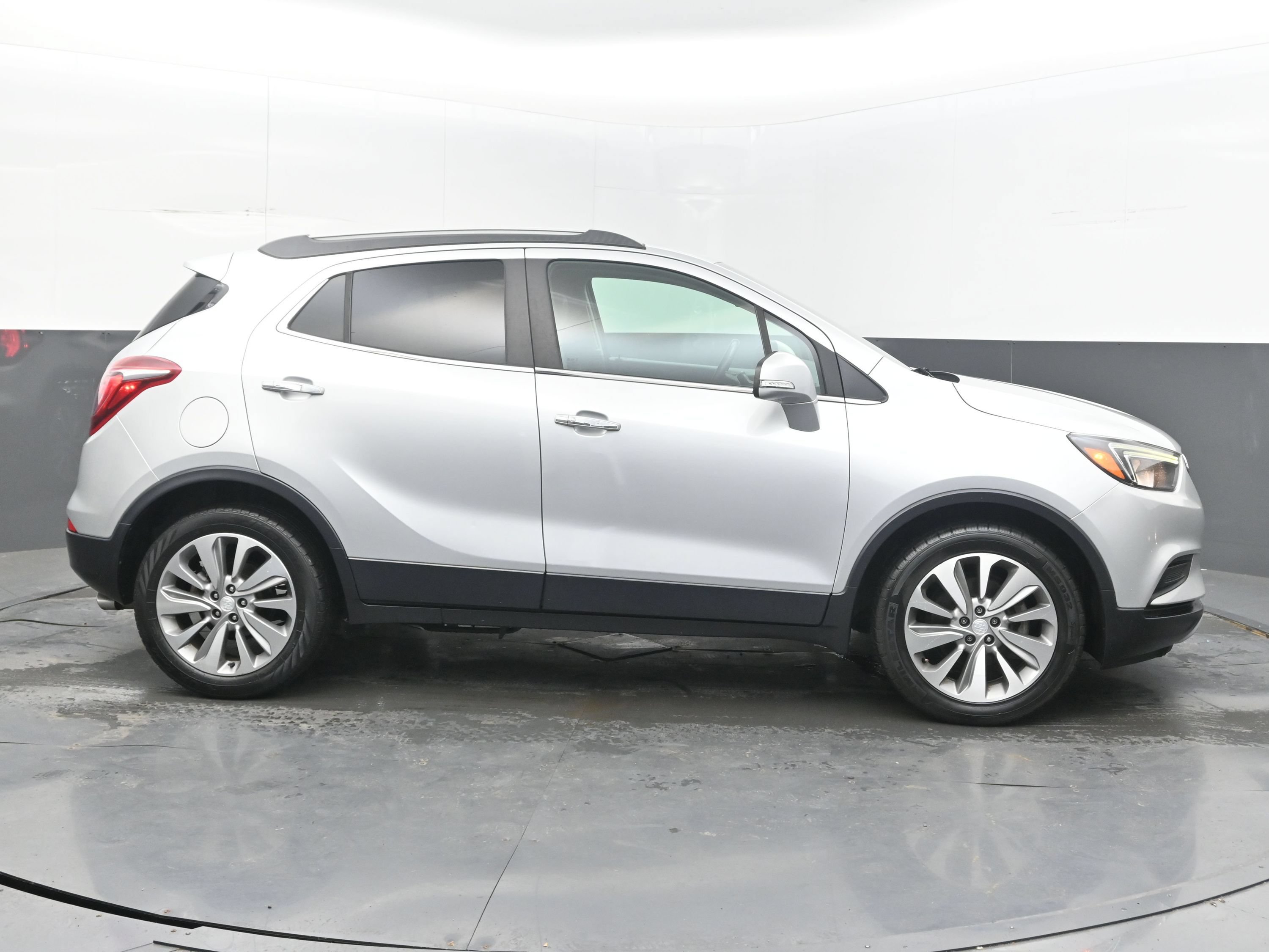 Used 2019 Buick Encore Preferred w/ Safety Package FWD image 8
