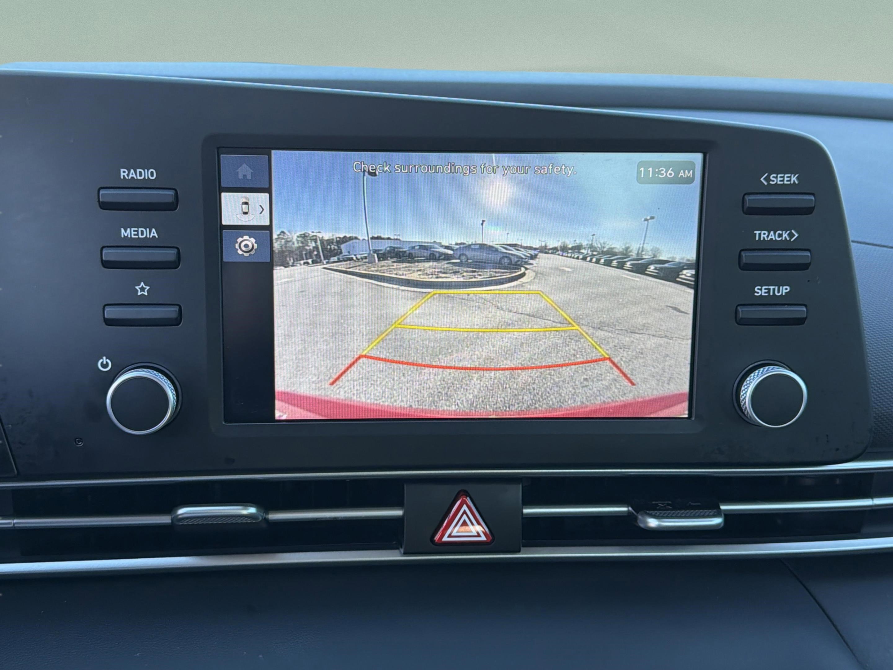 Used 2025 Hyundai Elantra SE image 10