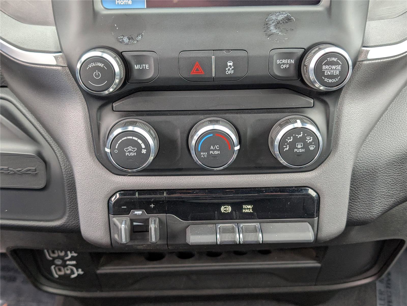 Used 2024 RAM 3500 Big Horn image 26