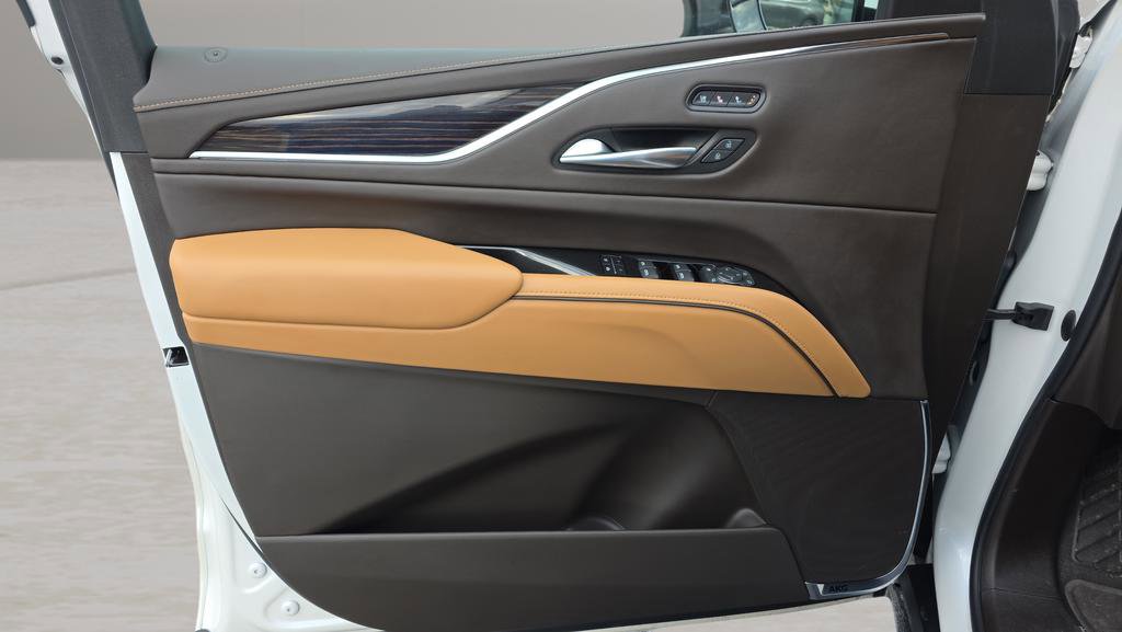 Used 2022 Cadillac Escalade ESV Premium Luxury image 17