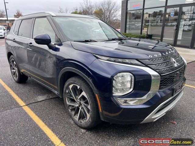 Used 2022 Mitsubishi Outlander SEL image 2