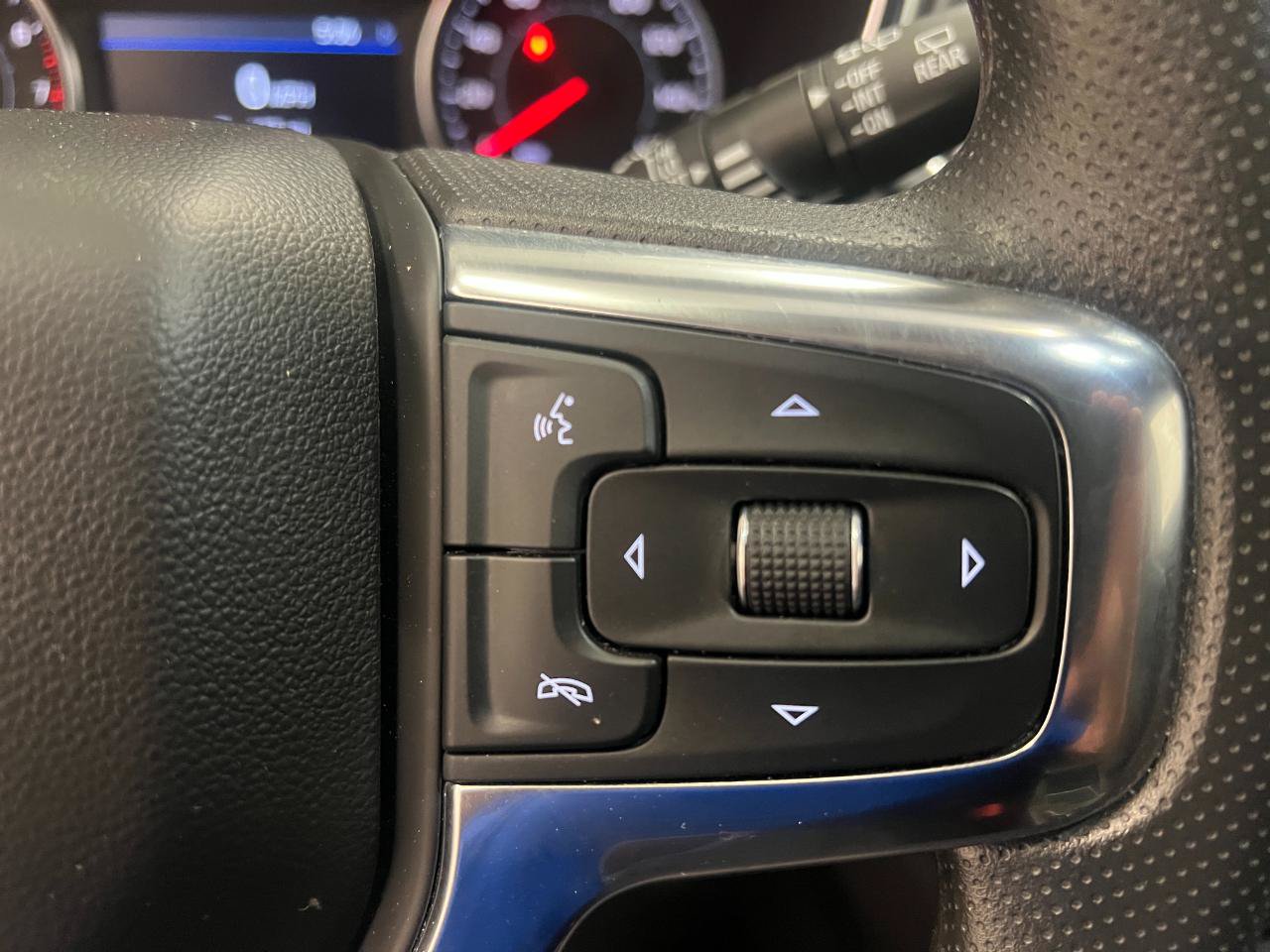 Used 2025 Chevrolet Blazer LT AWD/4WD image 41