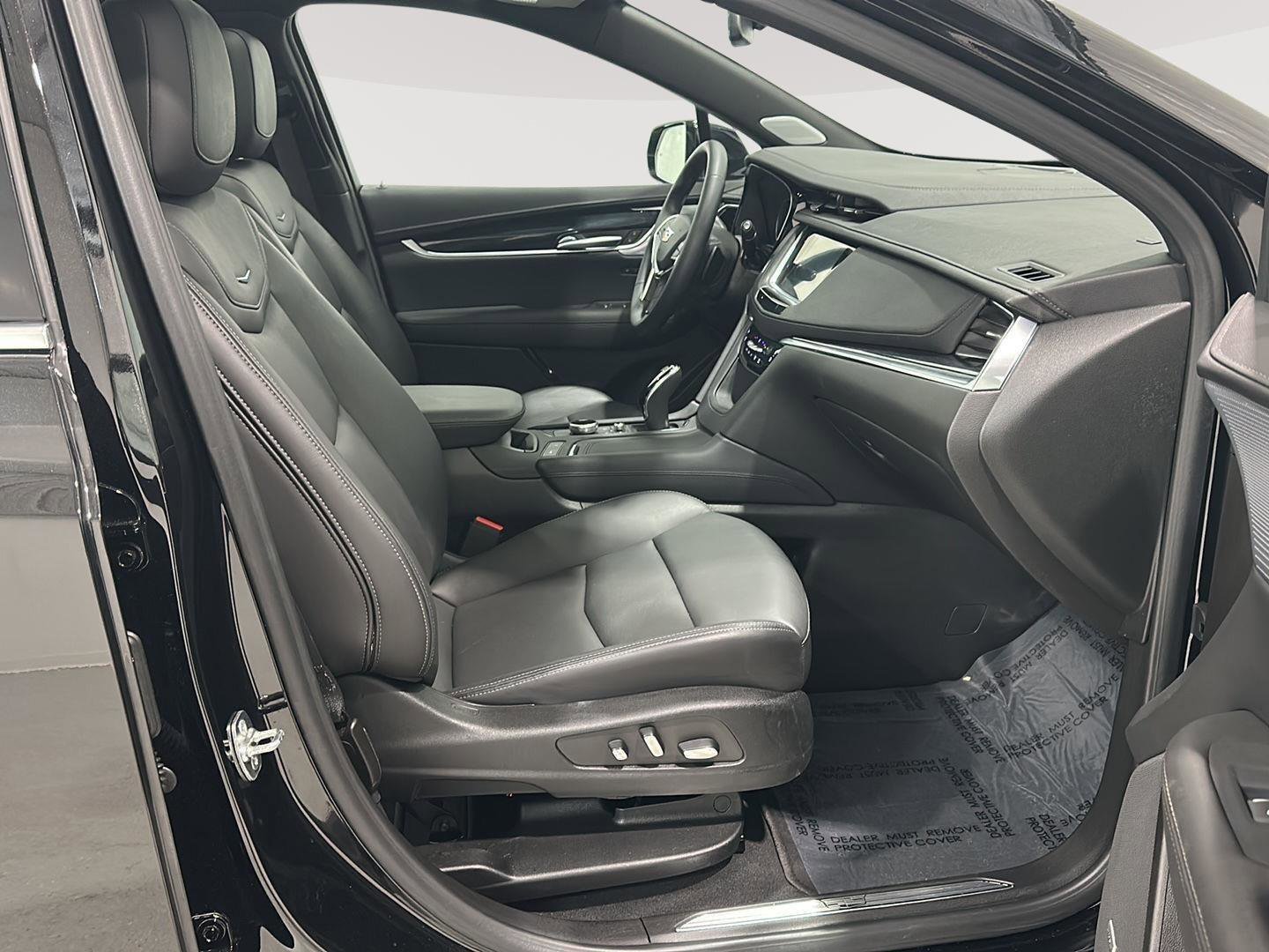 Used 2025 Cadillac XT5 Premium Luxury image 28