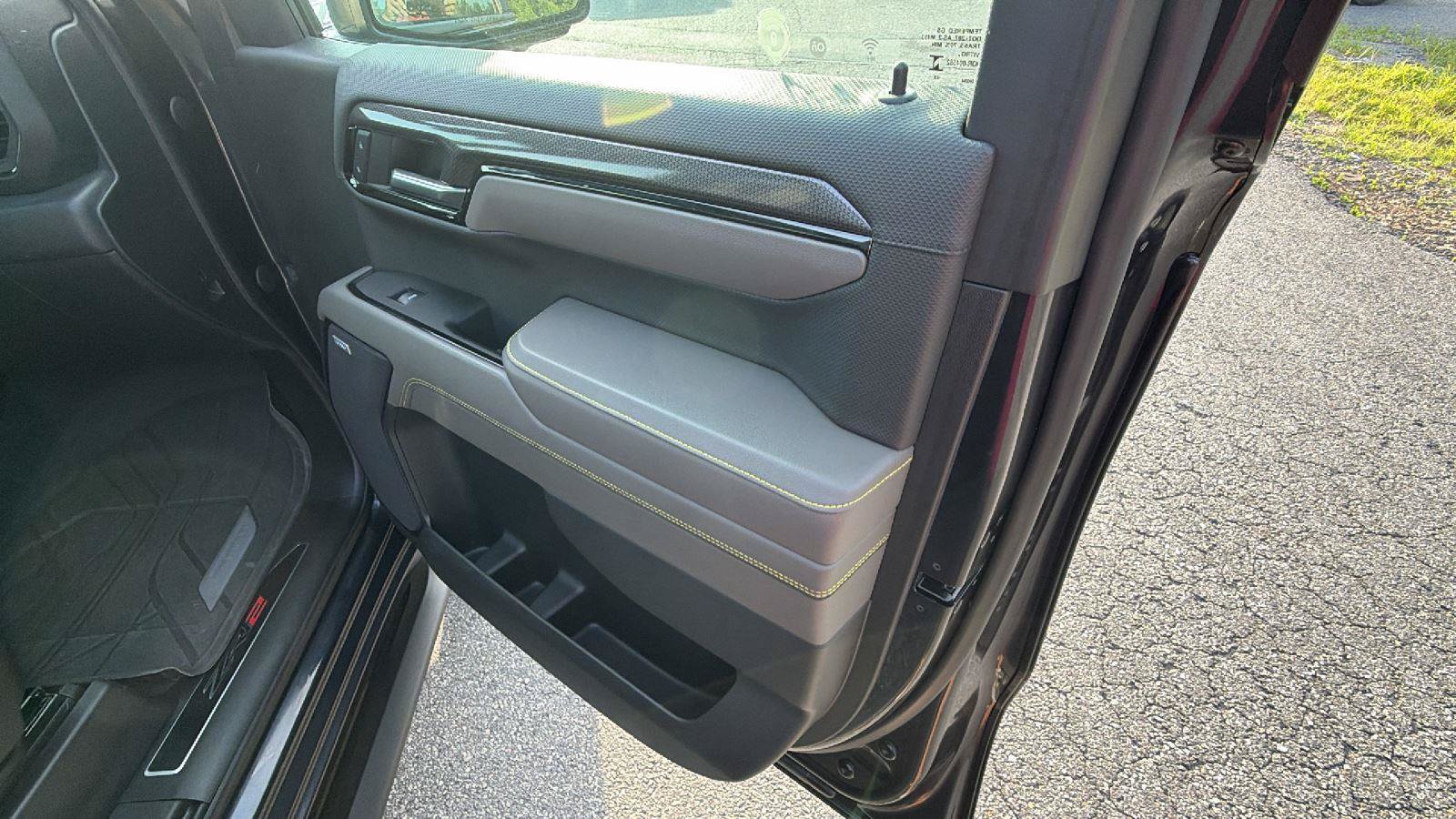 Used 2023 Chevrolet Silverado 1500 ZR2 w/ Technology Package AWD/4WD image 17