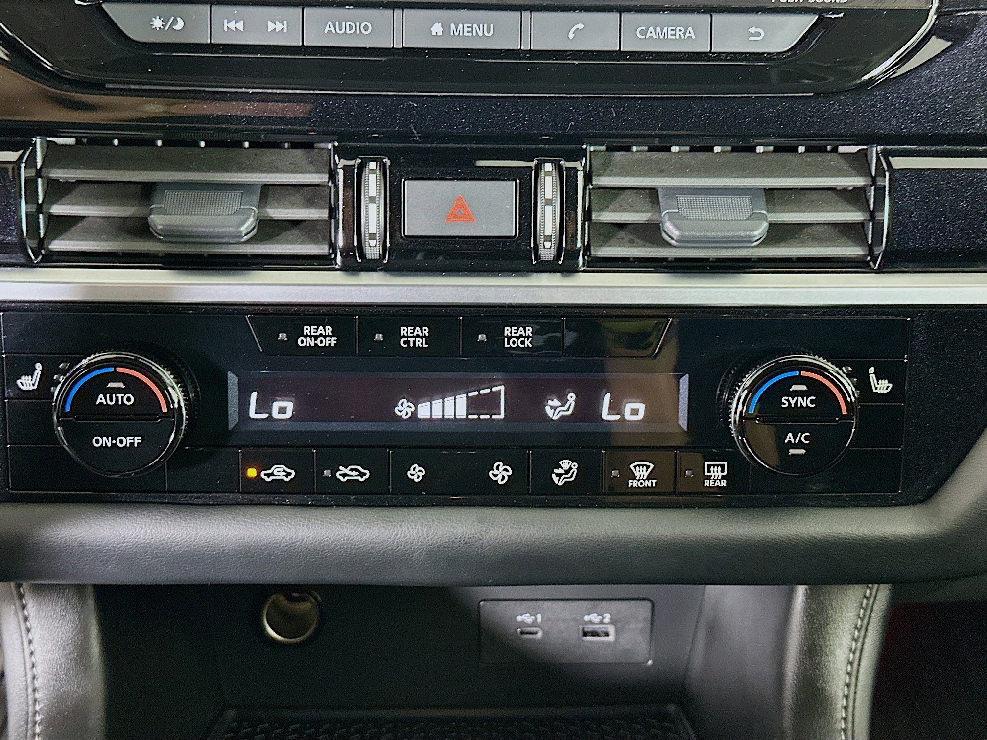 Used 2024 Nissan Pathfinder SV image 23