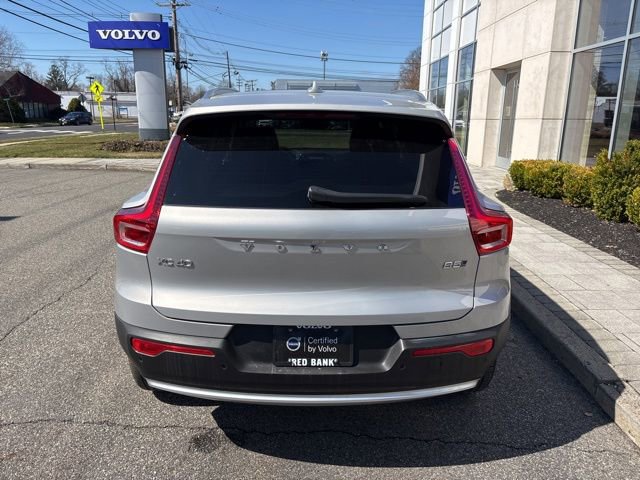 Used 2025 Volvo XC40 B5 Plus AWD/4WD image 4