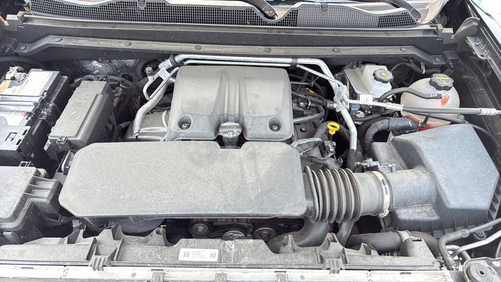 Used 2024 Chevrolet Colorado Trail Boss w/ Technology Package AWD/4WD image 17