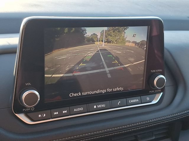 Used 2024 Nissan Rogue S AWD/4WD image 18