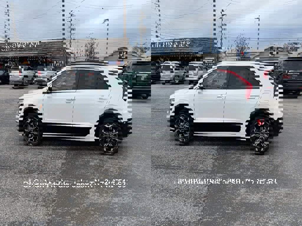 Used 2023 Kia Niro EX Touring image 1