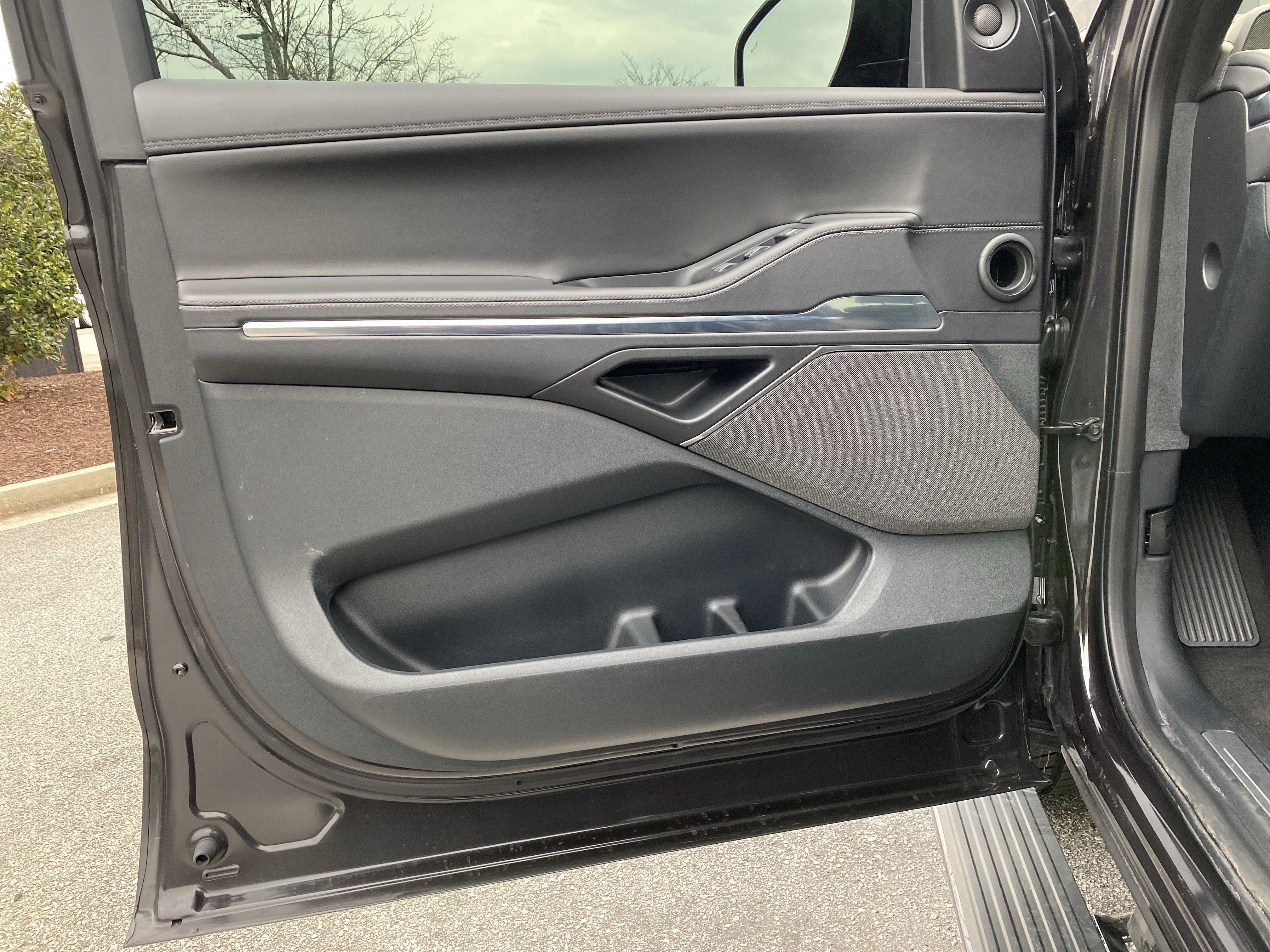 Used 2025 Lincoln Navigator Reserve w/ Jet Appearance Package image 21