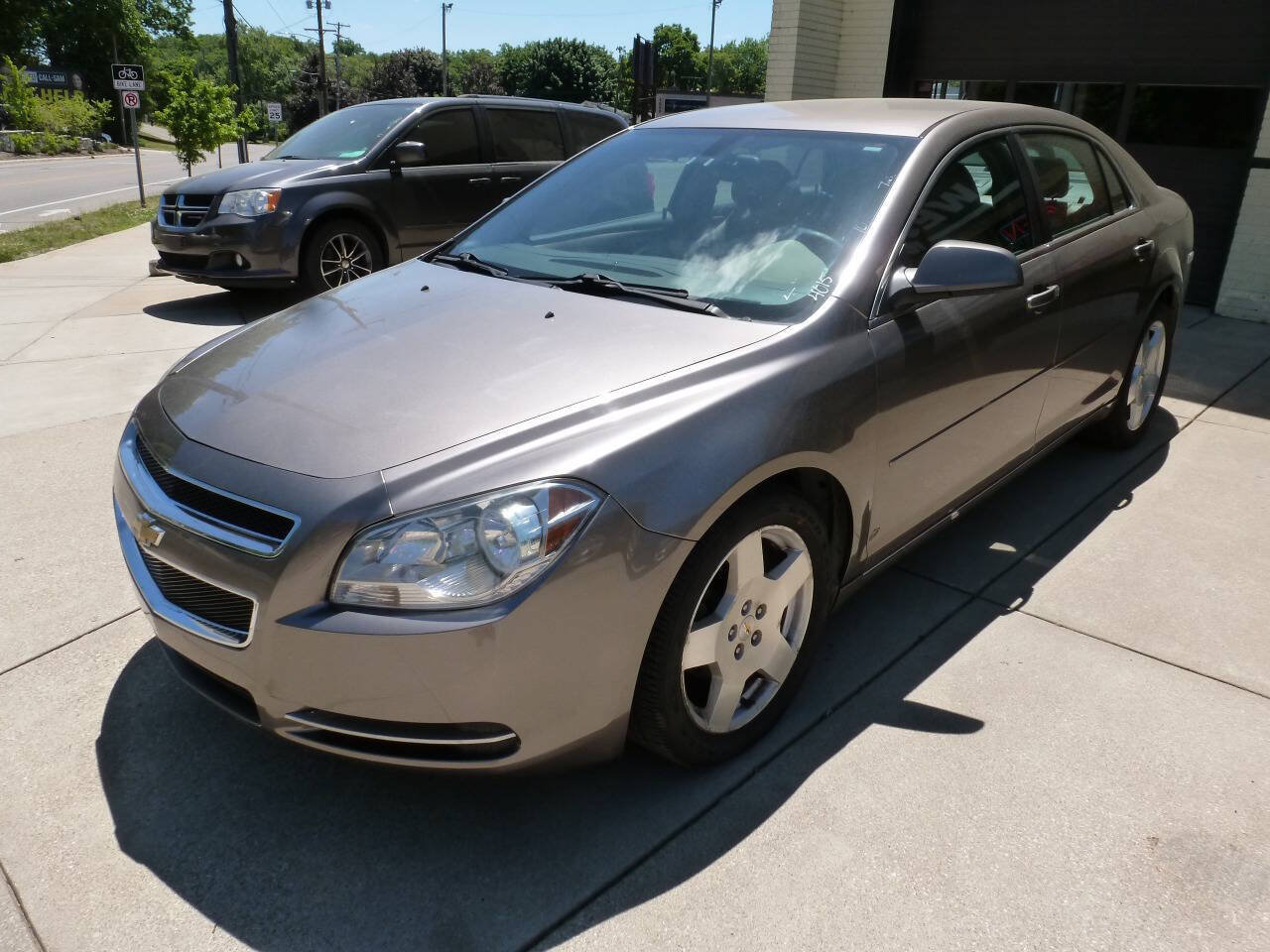 Used 2010 Chevrolet Malibu LT w/ HFV6 Engine Package FWD image 4