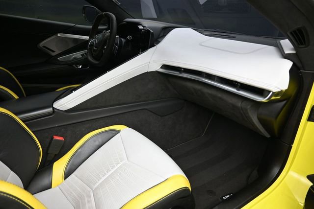 Used 2022 Chevrolet Corvette Stingray Premium Conv w/ Z51 Performance Package RWD image 14