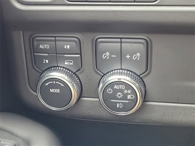 Used 2023 GMC Yukon SLT image 17