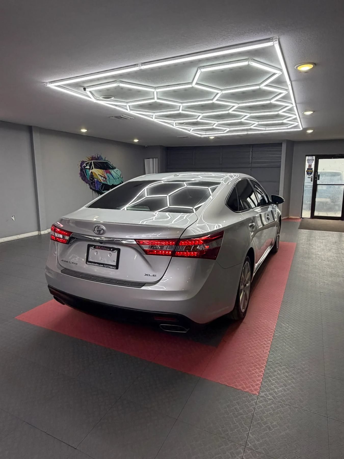 Used 2013 Toyota Avalon XLE Touring FWD image 6