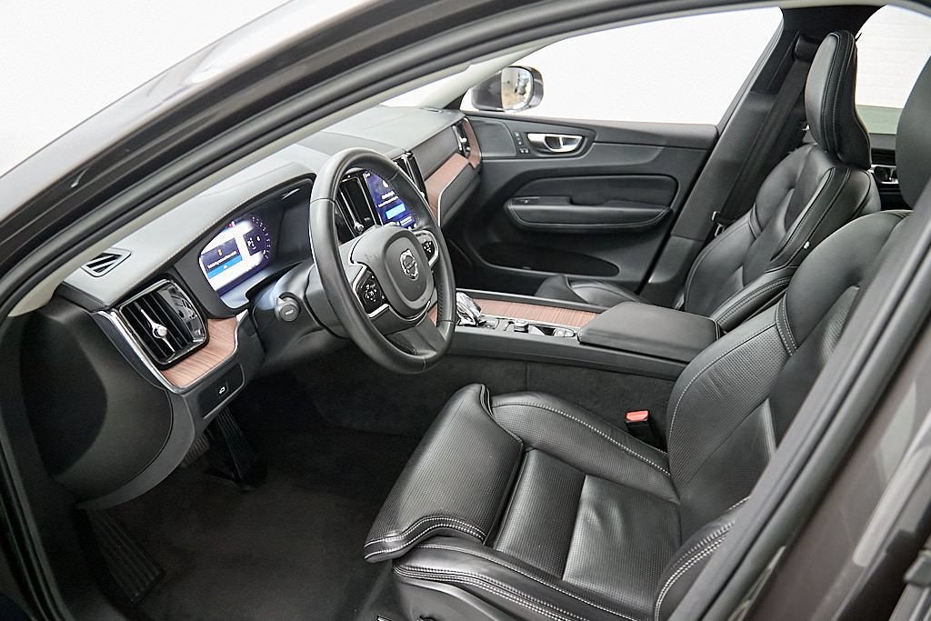 Certified 2023 Volvo XC60 B6 Ultimate AWD/4WD image 17