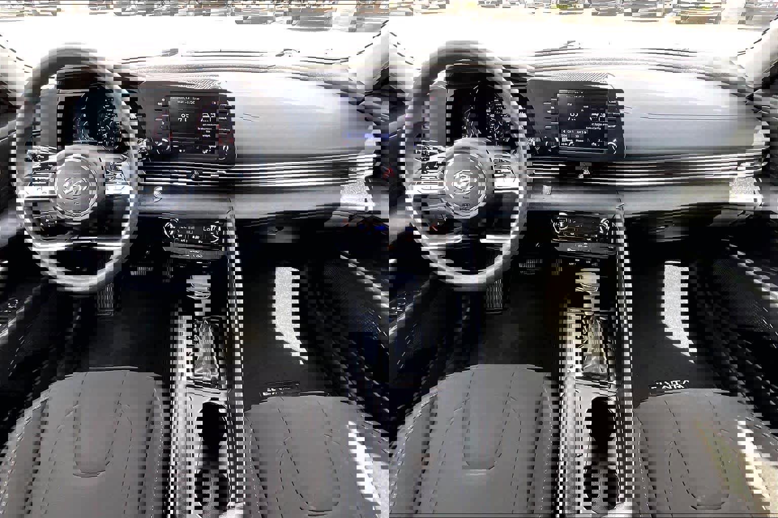 Used 2023 Hyundai Elantra SEL w/ Preferred Accessory Package image 15