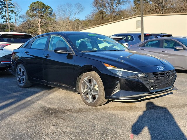 Used 2023 Hyundai Elantra SEL w/ Convenience Package