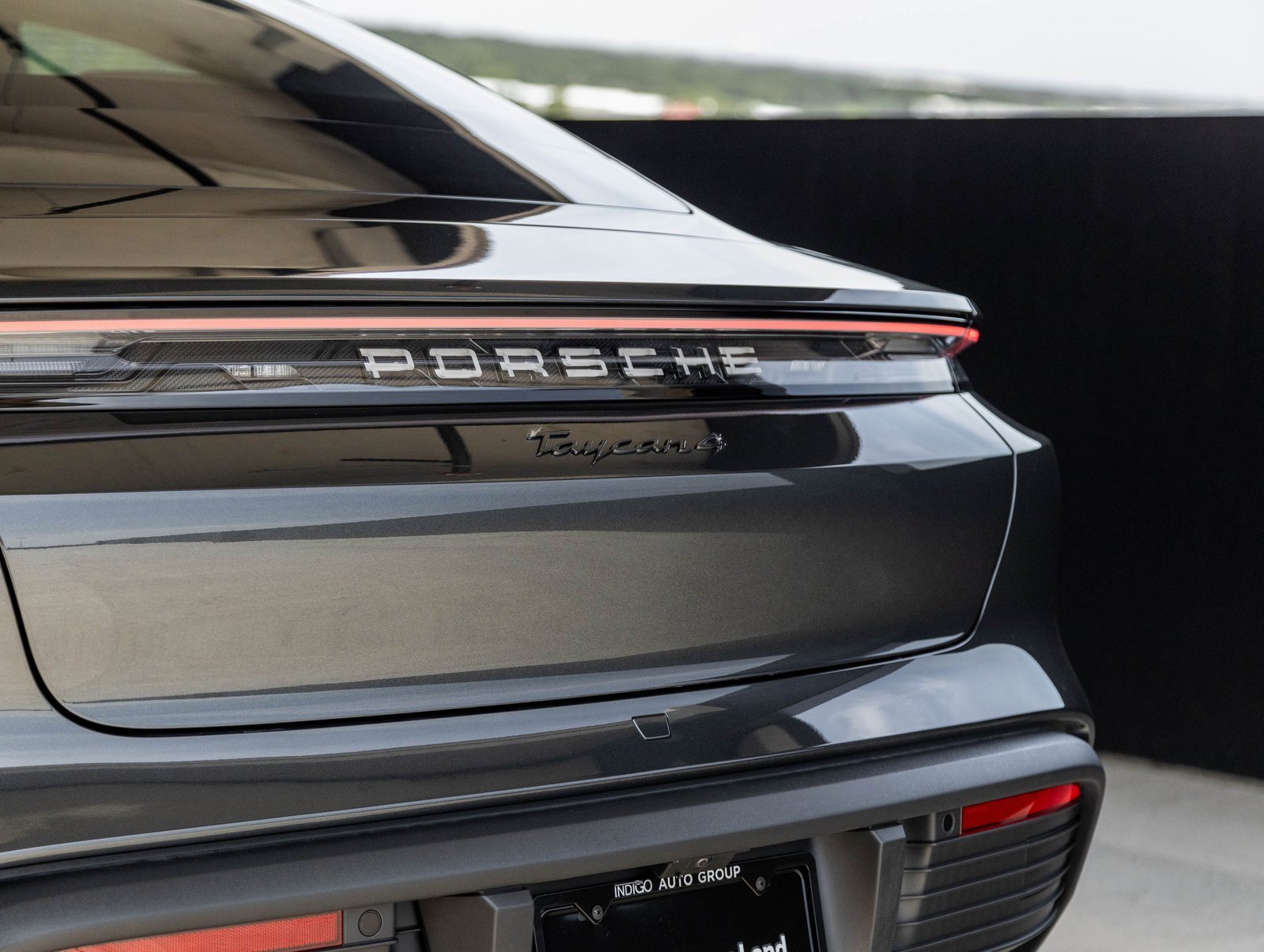 Used 2025 Porsche Taycan image 32