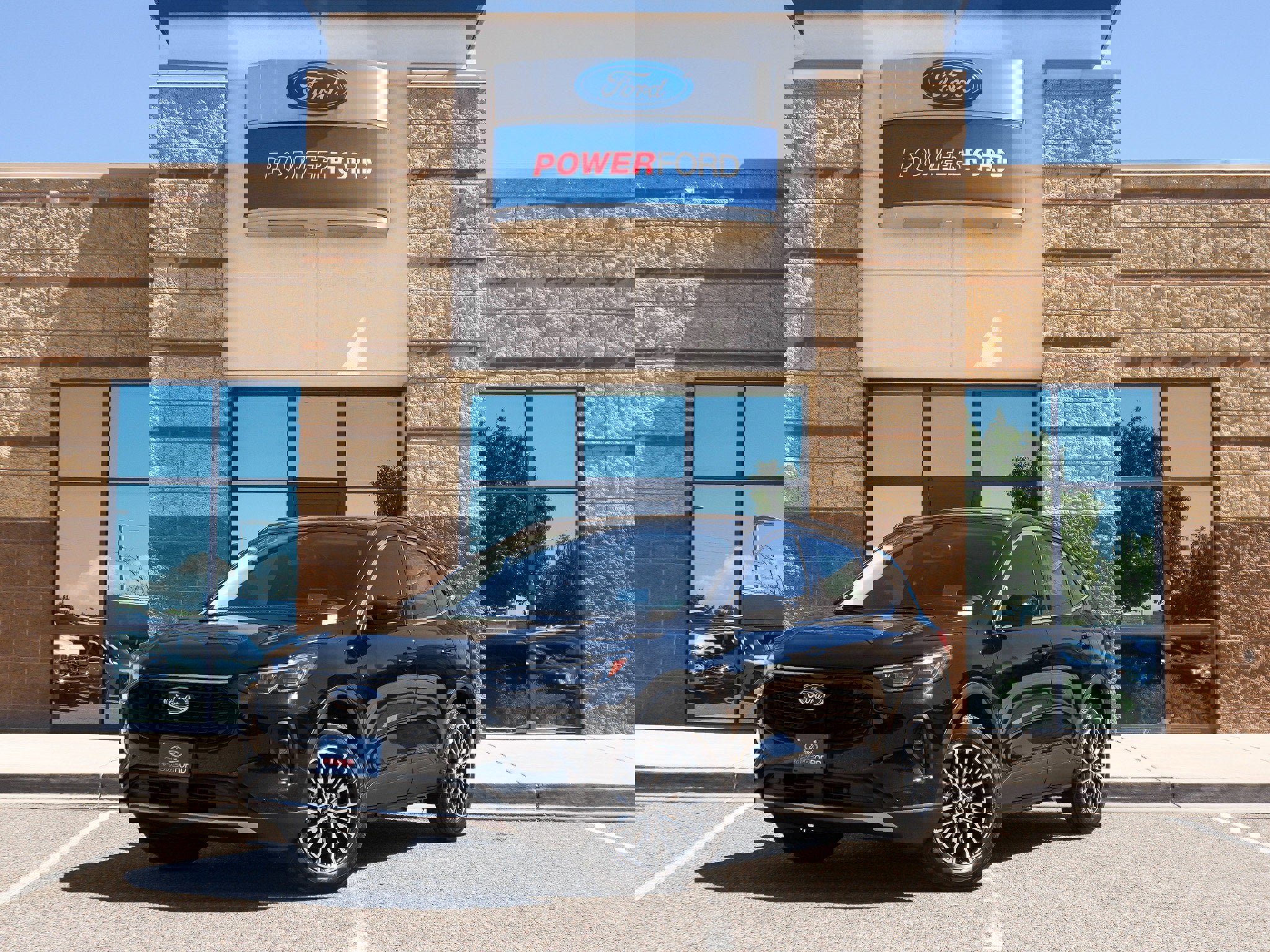 New 2025 Ford Escape SE w/ PHEV Premium Package image 2