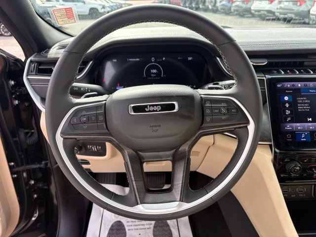 Used 2024 Jeep Grand Cherokee Limited AWD/4WD image 16