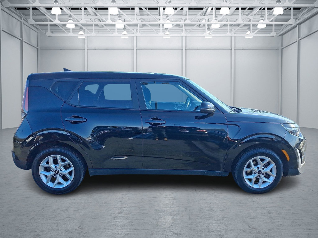 Used 2023 Kia Soul LX w/ Option Group 015 image 6