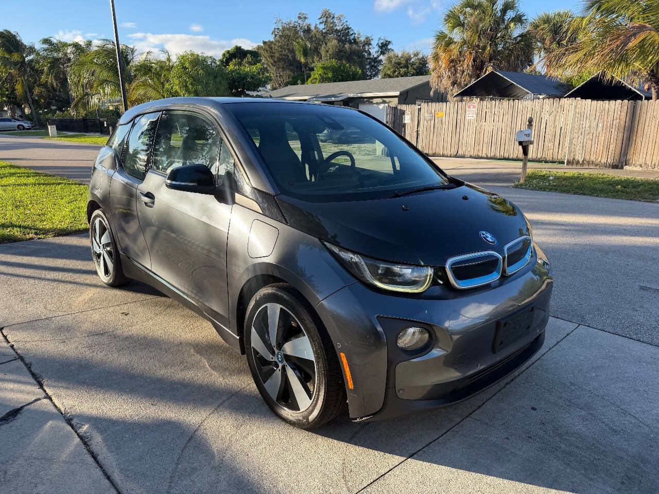 Used 2017 BMW i3 w/ Range Extender image 6