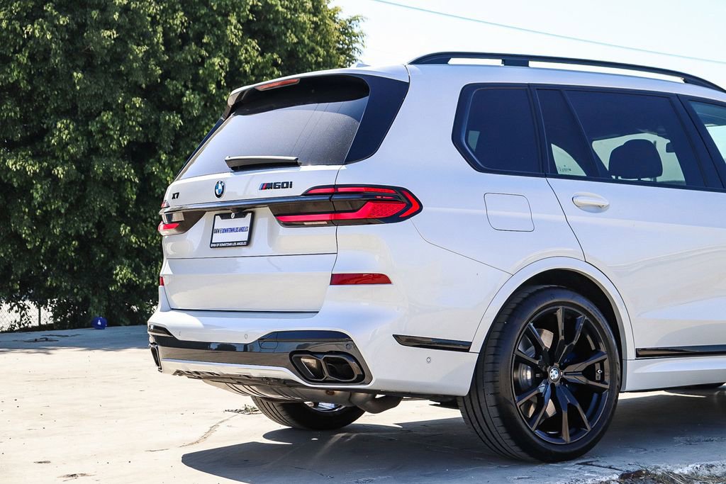 Certified 2025 BMW X7 M60i AWD/4WD image 12