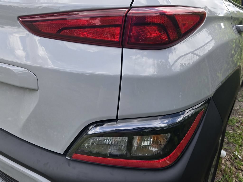 Used 2023 Hyundai Kona SE FWD image 9