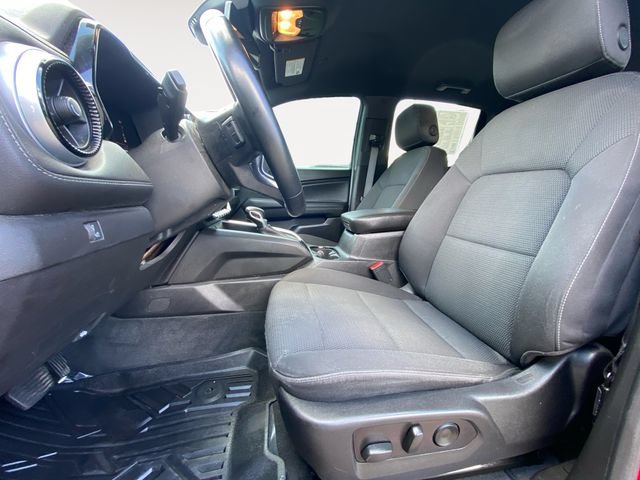 Used 2023 Chevrolet Colorado LT w/ LT Convenience Package II AWD/4WD image 9