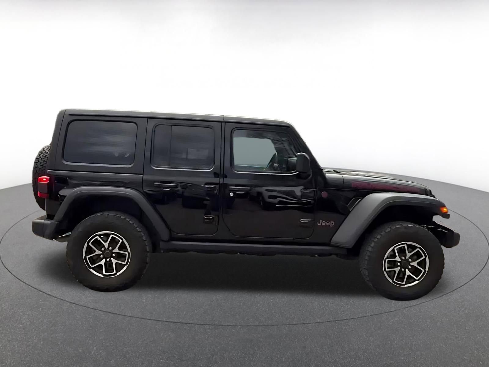Used 2025 Jeep Wrangler Unlimited Rubicon AWD/4WD image 14